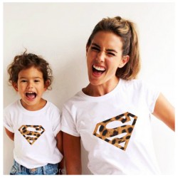 Ensemble de deux T-shirts "Superwoman"